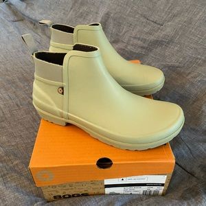 NIB Bogs Booties